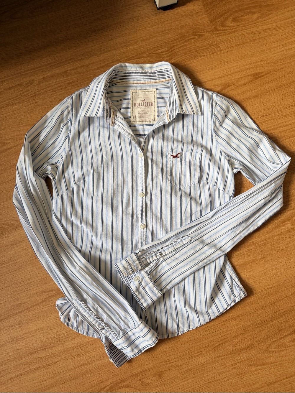 Vintage Y2K Hollister White Button-Down Shirt with Blue Pinstripes